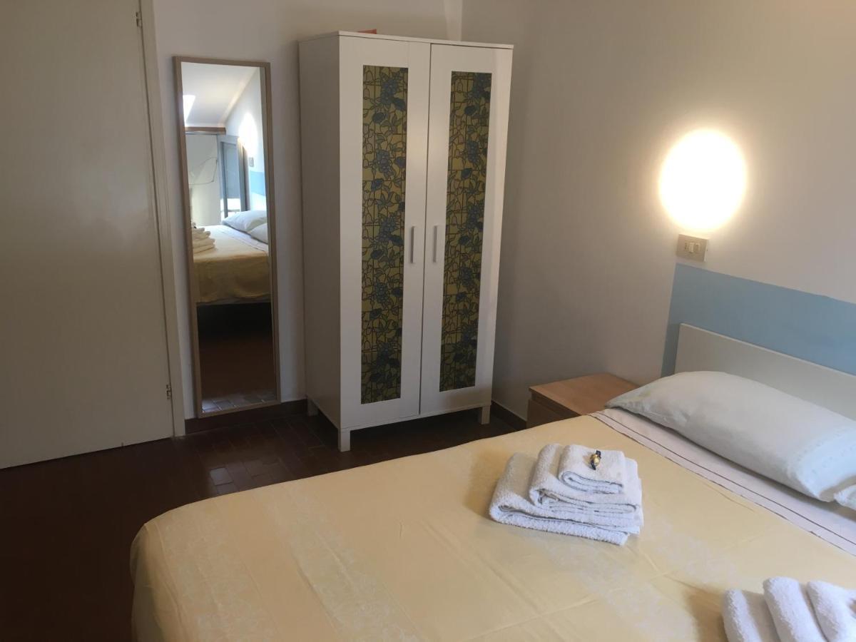Hotel Villa Rinaldini Rimini Exterior photo
